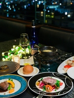 厳選された季節の北海道産食材をコース仕立てで。