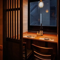 記念日やデートなどでお使い頂けるカップルシート雰囲気を大事にしたお部屋で幅広い年代層に支持を受けており、様々なシーンで活躍しております♪ランチ、カフェ、ディナーと時と共に変わりゆく奥羽本荘の姿をお楽しみ下さい♪(田町/個室/牛タン/焼き鳥/肉寿司/飲み放題/デート/宴会コース/記念日/接待/宴会)