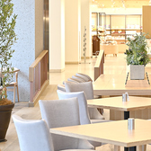 入口には、ゆるやかなスロープを設置。　車椅子やベビーカーのまま、スムーズにご利用いただけます。