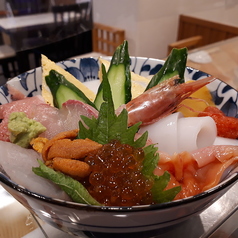 ぜいたく海鮮丼