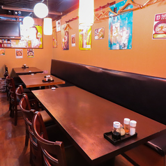 【全席喫煙可】餃子と唐揚げ食べ放題 松の葉 五反田店の雰囲気2