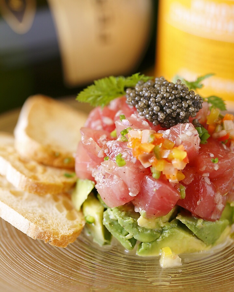 限定5食！マグロとアボカドのタルタルキャビアのせ！まずは前菜にいかがですか？早い者勝ち！1050円