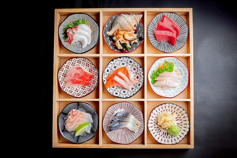 ぷりっぷり新鮮なもつと海鮮、焼き鳥を楽しめる居酒屋。