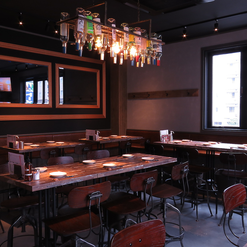 店内は落ち着いた雰囲気で、時間を忘れてくつろげるゆったりとした時間を過ごしていただけます。