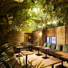 インテリアからこだわったSNS映え抜群の店内は、女性同士のカフェ利用にもおすすめ。