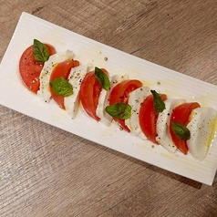 モッツアレラとトマトのカプレーゼ