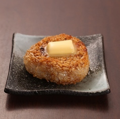 焼きおにぎり にんにくバターしょうゆ