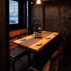 新型コロナ対策。当店は考えうる最大限の対策を実施しております。アルコール消毒箇所（営業時間の1時間ごと）→トイレ、出入り口、カウンター、椅子、テーブル、メニュー帳はお客様が入れ替わる毎にアルコール消毒をしております。(田町/個室/牛タン/焼き鳥/肉寿司/飲み放題/デート/宴会コース/記念日/接待/宴会)