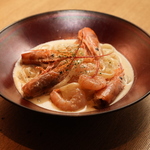 濃厚味噌づくしの海老カルボナーラうどん◎映える見た目と濃厚な美味しさで目と舌で楽しめる逸品♪