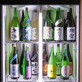 各県の銘酒を取り揃え。店主拘りの日本酒。30種類ほど常備しているのは笑門のウリの1つ！