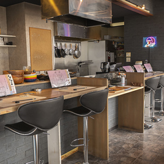 カウンター席のご用意ございます。