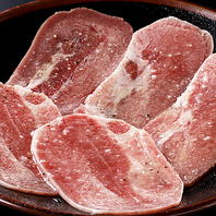 厳選されたお肉を肉職人が毎日手切りで提供