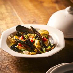 ムール貝とアサリの白ワイン蒸し