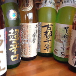 江戸前寿司、鮮魚のお料理に合う全国の地酒も各種取り揃えております。