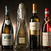 イタリア中心の幅広いセレクション。ソムリエ厳選ワイン