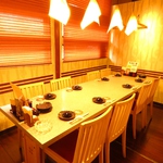 少なすぎず、多すぎない宴会にはこちら。人数によって仕切りができるので4名～22名でも調整可能。