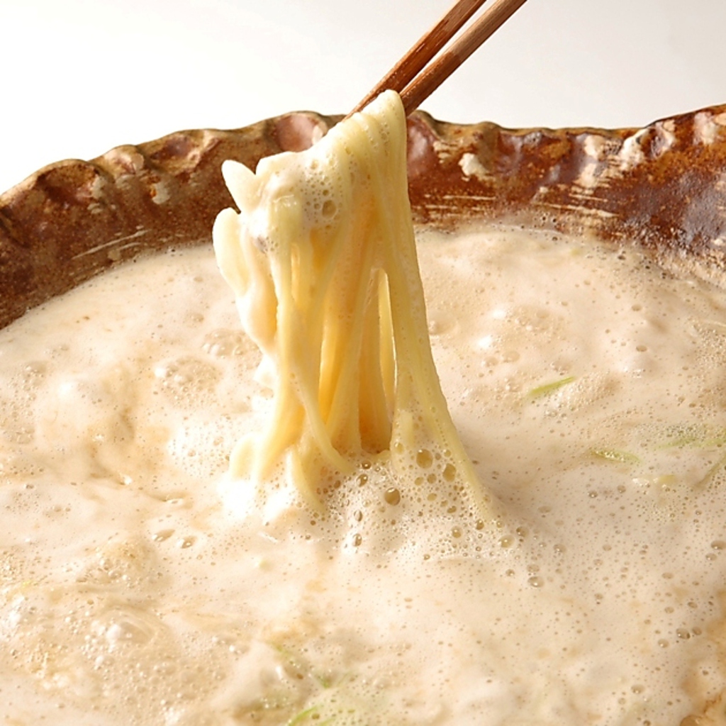 とんこつ葱しゃぶ、炊き餃子の〆の特製チャンポン麺（写真は白の〆）