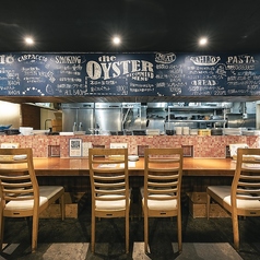 キッチンのライブ感を楽しめるカウンター席！お一人様でも気軽にご利用いただけます。