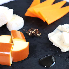 ● チーズの盛り合わせ