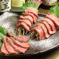料理メニュー写真 塊肉(レア焼き)