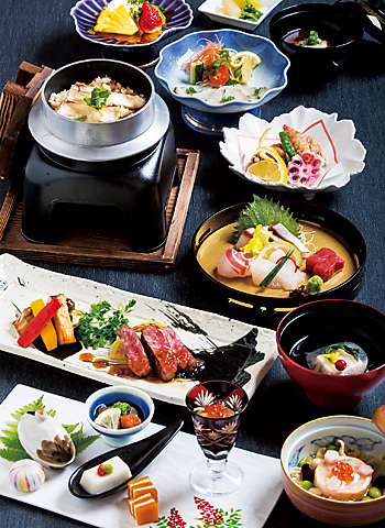 季節折々の食材を使用した日本料理と多彩な個室。　「安心はおいしいプラス」認証店
