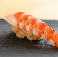 全国各地より新鮮な素材を。ご予約はお早めがおすすめ