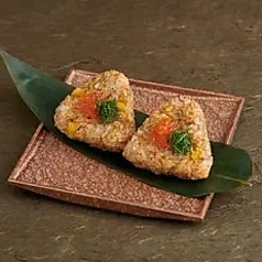 ちりめん焼きおにぎり いくら添え