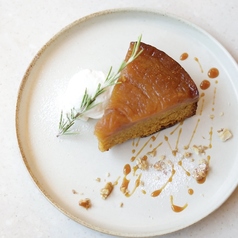 焼きリンゴのキャラメルケーキ