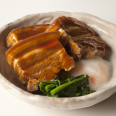 本場の旨味が詰まった、自慢の沖縄肉料理！