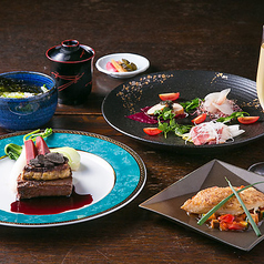 アラカルト料理にもシェフのこだわりが光る◎『活伊勢海老』の鉄板焼きの写真