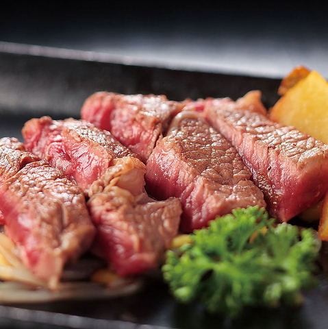 肉料理が楽しめるお店。横浜駅徒歩5分の『MALIBU』でパーティーや記念日を★