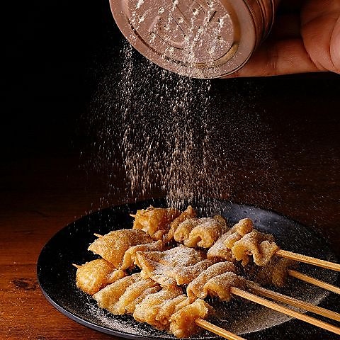 累計2.7億本突破の伝串1本50円★コンビニより安い!生ビール1杯190円★凄い店がOPEN！