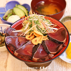 【期間限定】香ばしさと旨味が弾ける!鰹のたたき丼