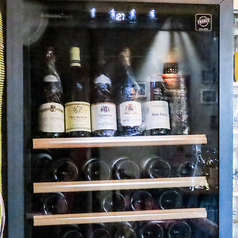 ワインセラー完備!ソムリエが選ぶ世界の美味しいワイン