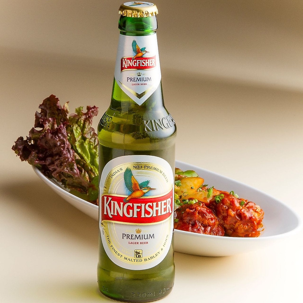 タンドリーチキンなどお酒と相性抜群の逸品料理も豊富♪インドビールやククリラム等、海外のお酒も◎