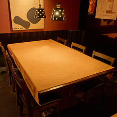 6名席テーブルもご用意があります。