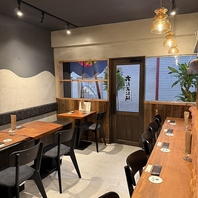 落ち着いた店内でこだわりのお料理を