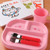 お子様用チェアや食器を完備しております。パパ・ママもゆっくりお食事を楽しめるよう、広めのお席をご案内。ご家族の大切な団らんの時間を、スタッフ一同心を込めてサポートいたします。