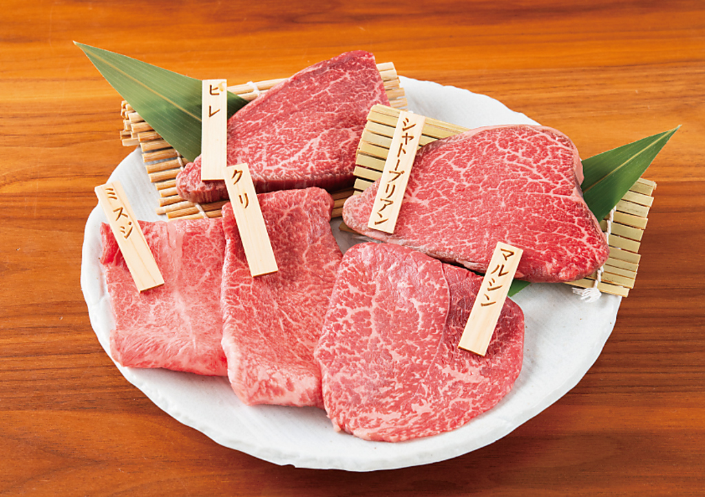 ワンランク上の熟成された希少部位とのペアリングを意識した厳選ワインをお楽しみください。