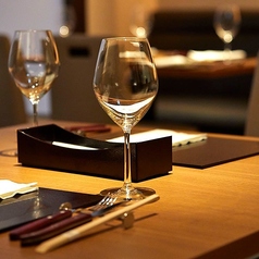 宝石のように輝く、12色のバースデーカクテル