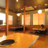 店内の空気は常にクリーン。全席禁煙とすることで、繊細な若狭牛の甘い香りと旨みを心ゆくまでお楽しみいただけます。タバコの煙やニオイを気にせず、お子様からご年配の方まで、どなた様も快適にお過ごしいただける空間づくりを徹底。大切な方とのひとときを、清々しい空気の中でゆったりとお楽しみください。