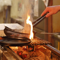 【炭火焼き】当店自慢の鶏料理をご堪能ください！