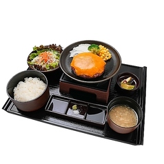 ［国産牛・和牛100%］とろけるチーズハンバーグ御膳 LLサイズ(300g)