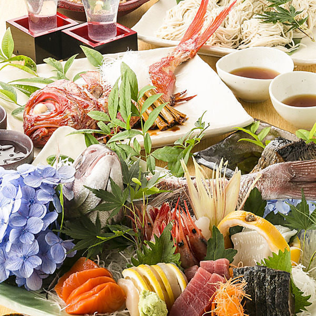 全席個室で焼き鳥と飲み放題！鮮魚の刺身や和牛の炙りも自慢