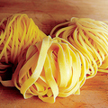 料理メニュー写真 パスタは全品、淡路麺業生パスタを使用しています。