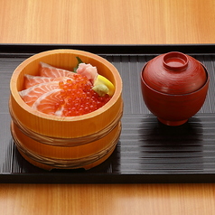 サーモンいくら丼