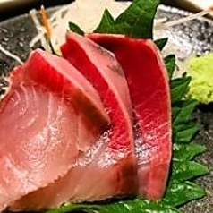 カツオ刺身・鰹たたき(各860円)