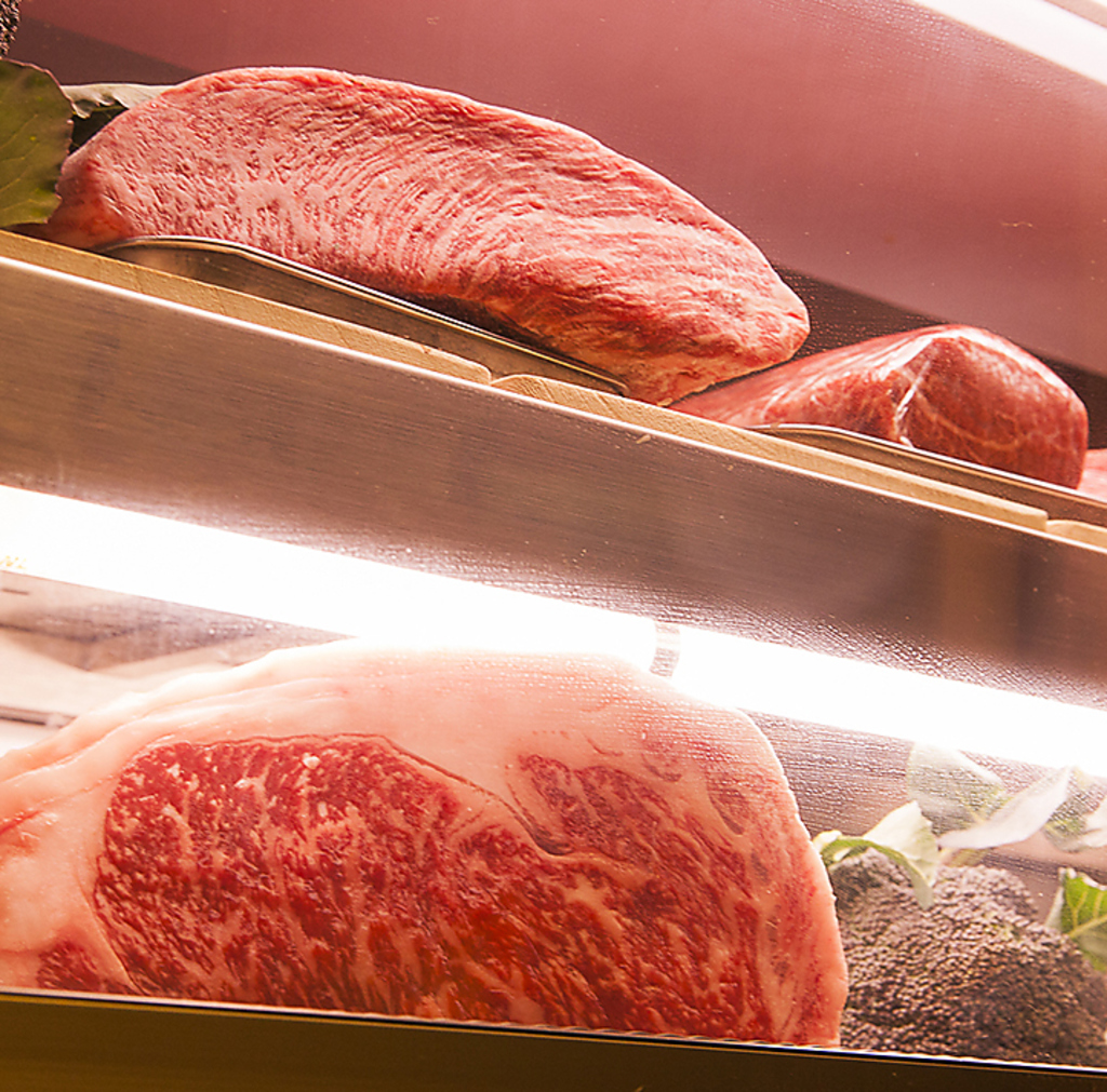 選び抜いた拘りお肉。A5和牛・北海道産牛Tボーンステーキ・黒毛和牛サーロインステーキ