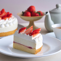 “朝摘み完熟紅ほっぺ”いちごのベイクド＆レア〈生〉チーズケーキ 