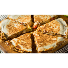 カルアポークケサディーヤ(メキシカン挟み焼きピザ)